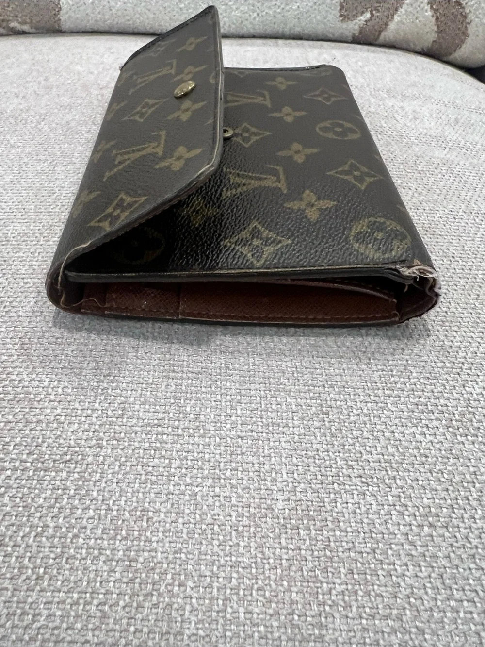 Authentic  Louis Vuitton Monogram Pochette Passeport Trifold Wallet